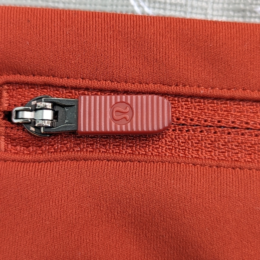 Lululemon yoga pants - Picture 3 of 4